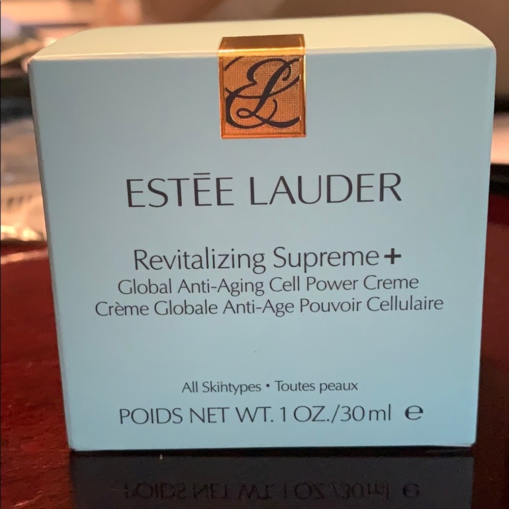 Estée Lauder Revitalizing Supreme